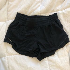 Lululemon Hotty Hot High-Rise Lined Short 2.5”.